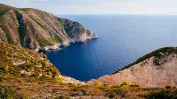 深度剖析：Redis 集群主从同步延迟的根源与应对策略